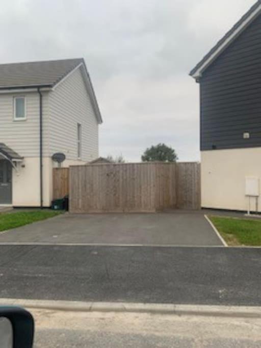 Entire 3bed House Close To Westward Ho/ Town Holiday home *